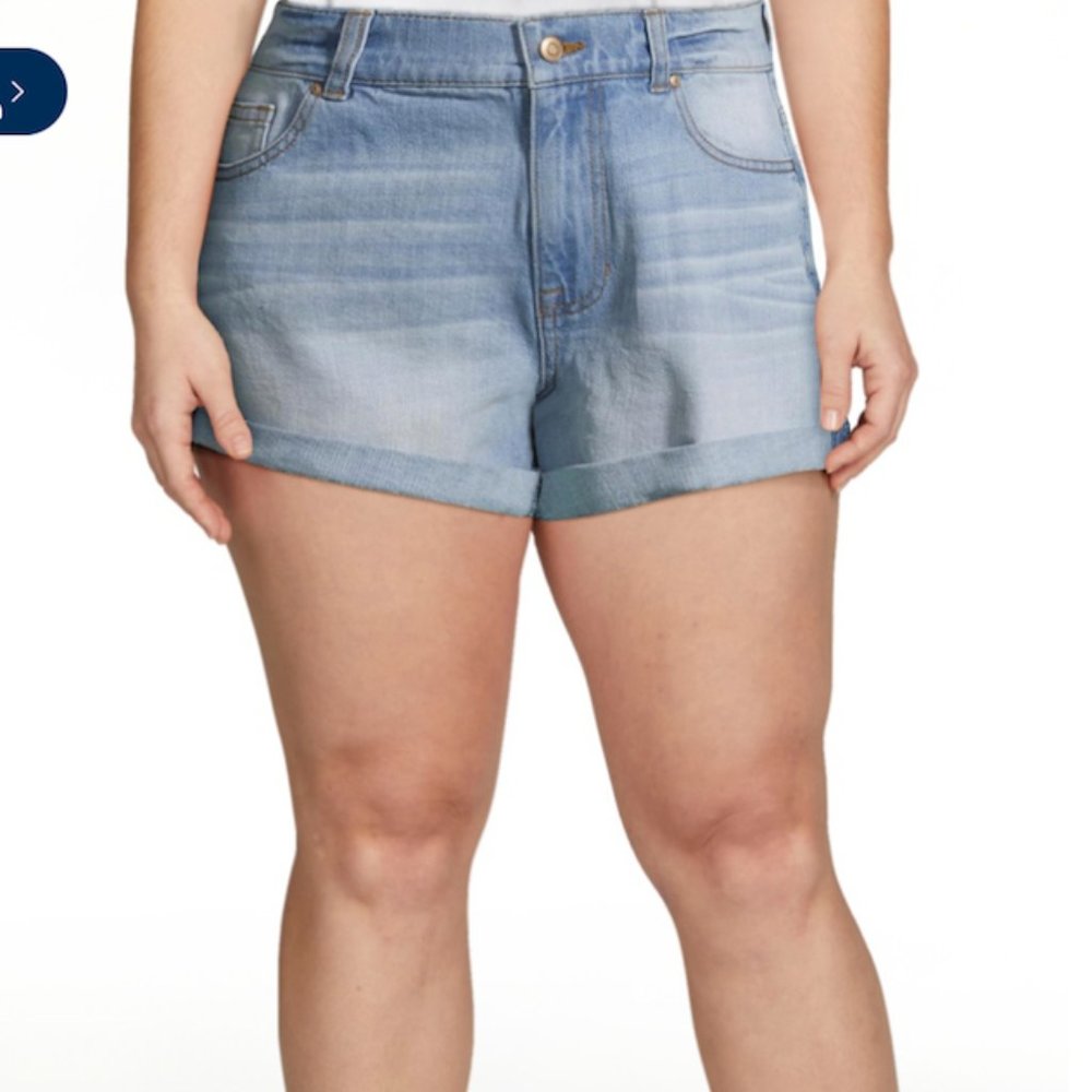 No Boundaries NOBO Mom Short